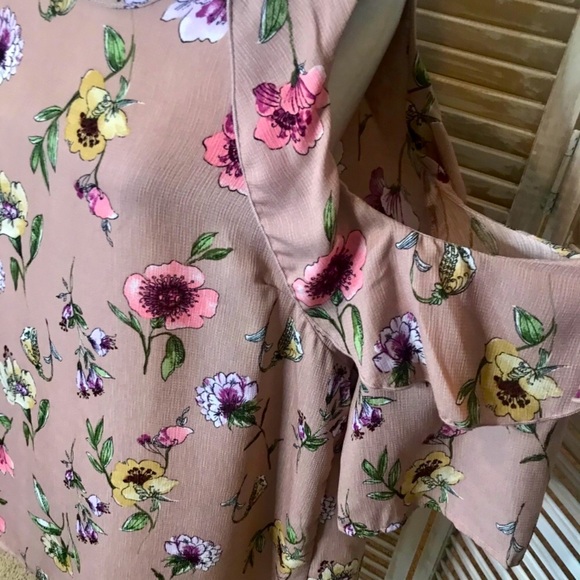 CURVY GAUZY TOP WITH COLD SHOULDER - Picture 3 of 6